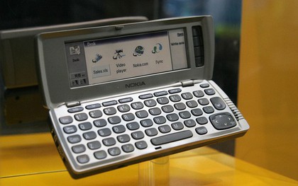Nhìn lại Nokia 9210 Communicator: Chiếc điện thoại trong mơ của những ai ao ước làm doanh nhân thành đạt 19 năm trước