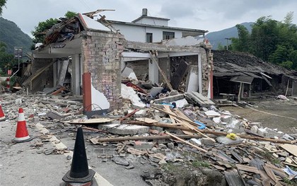 Động đất ở Trung Quốc, 30 người thương vong, hàng trăm ngôi nhà bị sập, hư hại