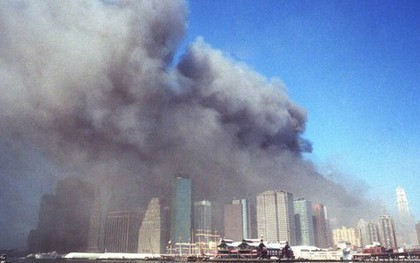 Nhìn lại những khoảnh khắc ám ảnh kinh hoàng trong vụ khủng bố 11/9