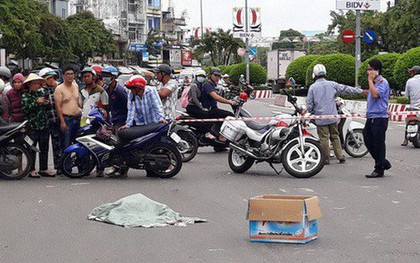 Vụ bao tải chứa thai nhi rơi giữa đường: Người làm rơi có hoạt động từ thiện chôn cất thi thể thai nhi