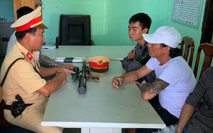 Rút súng đe dọa vì không được nhường đường