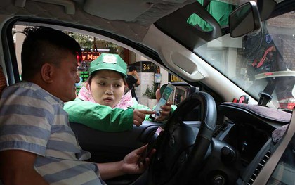 Đề xuất từ chối đăng kiểm với xe hơi nợ phí đỗ lòng đường