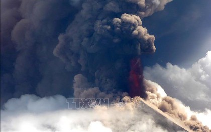 Núi lửa Ulawun ở Papua New Guinea lại phun trào, nhiều người phải sơ tán