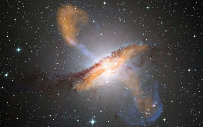 Các nhà thiên văn học vừa đưa ra giả thuyết đầy chấn động: Hành tinh thứ 9 bí ẩn trong Hệ Mặt trời có thể là một hố đen