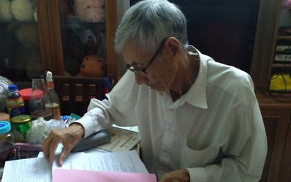 Cụ ông 75 tuổi đã chinh phục giảng đường cao học
