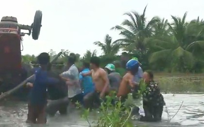 Một nam thanh niên bị máy cày đè chết dưới ruộng
