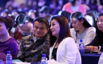 Jack Ma: 'Đằng sau người đàn ông thành đạt luôn có một người phụ nữ mạnh mẽ. Riêng tôi lại có rất nhiều'