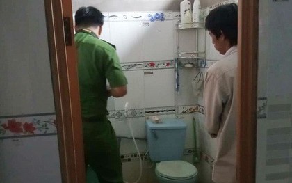 Mẹ mải việc, bé gái 3 tuổi chết trong nhà vệ sinh khi đi học về