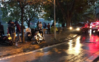 Hà Nội: Phát hiện thi thể nữ nổi trên hồ Yên Hoa
