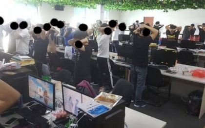 Malaysia triệt phá tổ chức lừa đảo trực tuyến lớn nhất, bắt giữ 680 người Trung Quốc