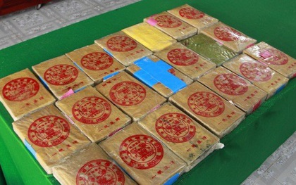 Tiếp tục phát hiện can nhựa chứa 21 gói nghi ma túy dạt biển Thừa Thiên - Huế