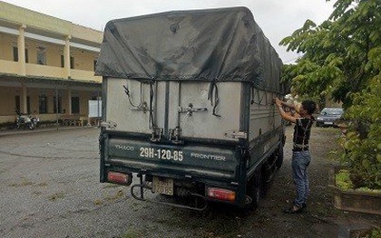 Tài xế bỏ bạn, bỏ xe để đào thoát sau cuộc truy đuổi hơn 40km