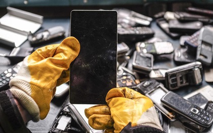 Chuyện chưa kể về "nghĩa địa" của những chiếc smartphone bị vứt bỏ ngoài bãi rác