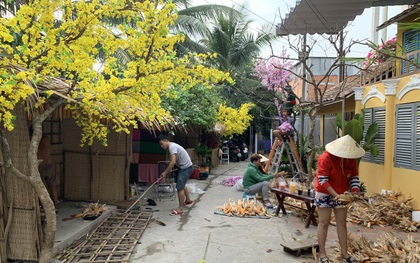 Ăn Tết lớn như chàng trai ở Cần Thơ: Dành 2 tháng cùng gia đình mang xuân về trong con hẻm nhỏ