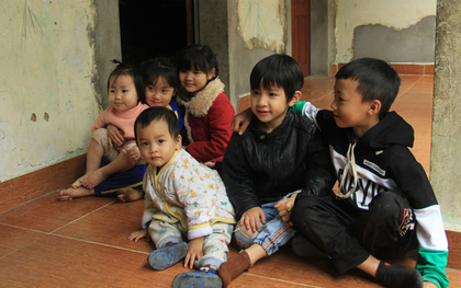 Tết ở gia đình đông con như “trại trẻ” tại Hà Nội: “Con muốn năm mới được sửa cái xích xe đạp để đi học, các chị thì ước có quần áo mới”
