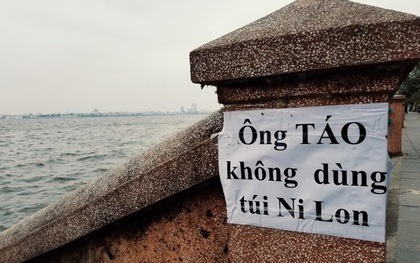 Hà Nội: Người dân thích thú với thông điệp "Ông Táo không dùng túi nilon", hồ Tây không còn cảnh túi nilon nổi trắng dập dềnh