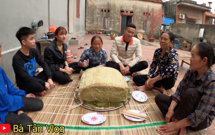 Bà Tân Vlog "chơi lớn" làm hẳn bánh chưng 50kg nhưng vẫn chưa gây ấn tượng bằng hương vị khi ăn