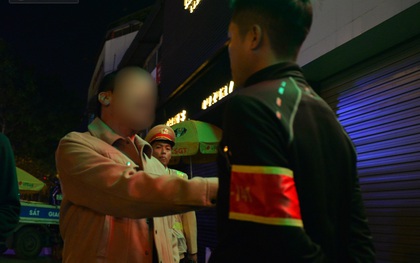 Bị kiểm tra nồng độ cồn, người đàn ông lớn tiếng quát: "Tôi chơi tới bến với các anh luôn!"