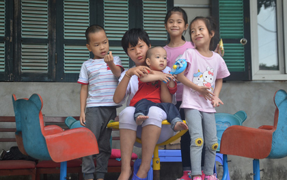 Cuộc sống của 56 đứa trẻ bị bỏ rơi, được vị trụ trì đầy tình người cứu sống và chăm sóc trong ngôi chùa nhỏ ở Hưng Yên