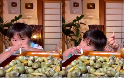 Uống trà sữa trân châu nhưng không thích ăn… trân châu, bé Sa thể hiện “IQ vô cực” bằng một hành động nhỏ khiến dân mạng thán phục