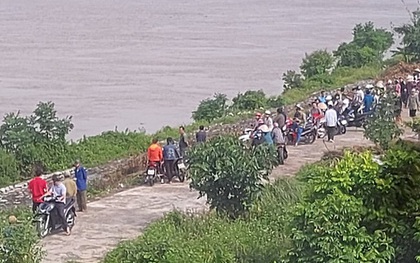 Thiếu nữ 16 tuổi bất ngờ trèo qua lan can cầu nhảy xuống sông, người dân ứng cứu bất thành