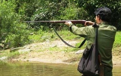 Vô tình lọt vào họng súng bắn chim, một người đàn ông chết oan