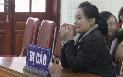 Nước mắt ân hận của nữ bị cáo được gặp con gái 7 tuổi tại tòa