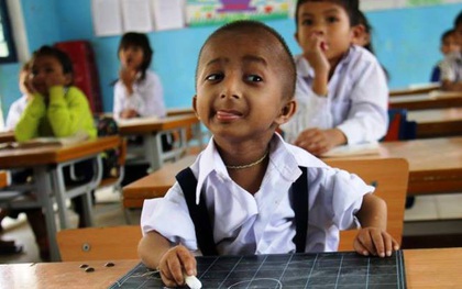 Bộ trưởng Giáo dục chia buồn tới gia đình và nhà trường học sinh tí hon nhất Việt Nam
