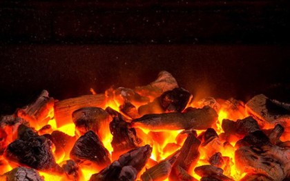 Quảng Nam: Đóng kín cửa đốt than sưởi ấm, cả gia đình nhập viện