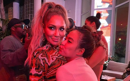 Độc quyền: Hoàng Thùy Linh "tay bắt mặt mừng" bên Jennifer Lopez trước giờ G sự kiện Super Bowl 2020!