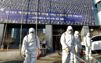 Virus corona tại Hàn Quốc: Hơn 1000 người từng đến nhà thờ cùng bệnh nhân 'siêu lây nhiễm', 90 xuất hiện triệu chứng, 396 'chưa liên lạc được'