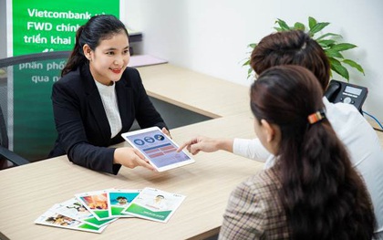 Vietcombank và FWD chính thức triển khai hợp tác độc quyền phân phối bảo hiểm qua ngân hàng