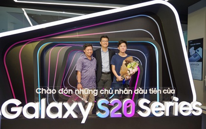 Không khí sôi động ngày mở bán Galaxy S20: Người dùng háo hức với trải nghiệm Space Zoom 100X