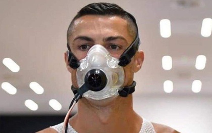 Từ nơi cách ly, Ronaldo nhắn nhủ fan cảnh giác với dịch Covid-19