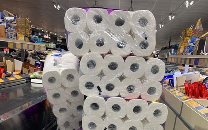 Vì sao người dân khắp thế giới đổ xô đi mua giấy vệ sinh để phòng virus corona?