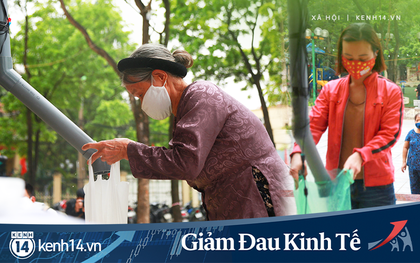 Ảnh: Hà Nội có cây ATM nhả ra gạo miễn phí đầu tiên, người dân vui mừng xếp hàng dài chờ nhận