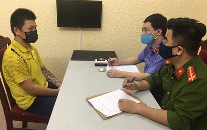 Hà Nội: Đi dạo không đeo khẩu trang còn bóp cổ công an khi bị nhắc nhở