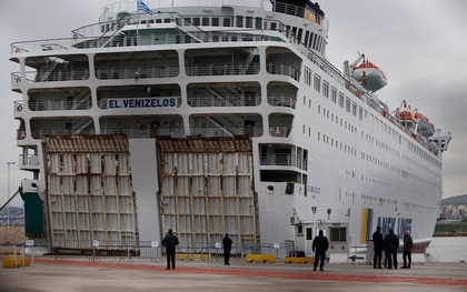 Hy Lạp biến du thuyền có người mắc Covid-19 thành bệnh viện “nổi” dã chiến