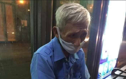 Được cộng đồng mạng giúp đỡ sau khi mất việc, bác bảo vệ già ở Sài Gòn xúc động: "Con ơi, hãy giúp người khó khăn hơn"
