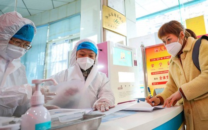 Bài học đắt giá khi nhiều hình mẫu chống Covid-19 nới lỏng hạn chế quá sớm