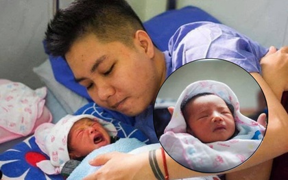 "Người đàn ông Việt Nam đầu tiên mang bầu" đã lâm bồn, hình ảnh cực dễ thương của em bé đặc biệt khiến dân mạng xuýt xoa