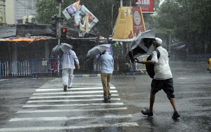 Siêu bão Amphan đổ bộ vào Ấn Độ và Bangladesh