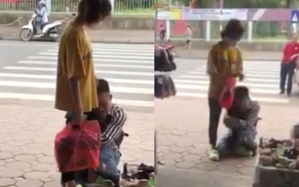 Xôn xao clip nam thanh niên khóc lóc, ôm ghì chân bạn gái giữa đường để níu kéo tình cảm: "Về với anh đi..."