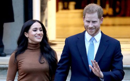 Vợ chồng Meghan Markle và Harry bị tố 'thất hứa' khi vẫn dùng tước hiệu Hoàng gia trước đây của mình sau khi đã dứt áo ra đi