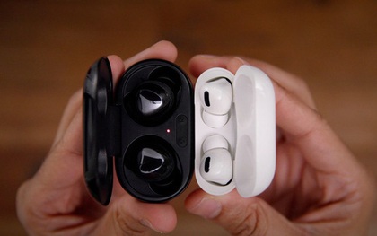 Vừa nâng cấp trải nghiệm Galaxy Buds+, Samsung đã bị Apple dội gáo nước lạnh bằng bản cập nhật siêu tiện lợi dành cho AirPods