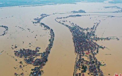 Mưa lớn không ngớt, hồ nước ngọt lớn nhất Trung Quốc dâng nhanh chưa từng thấy