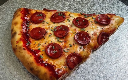 Nếu bạn nghĩ đây là miếng pizza ngon lành thì bạn đã sai hoàn toàn, không ít người phải "ăn" cú lừa ngoạn mục để rồi trầm trồ thán phục
