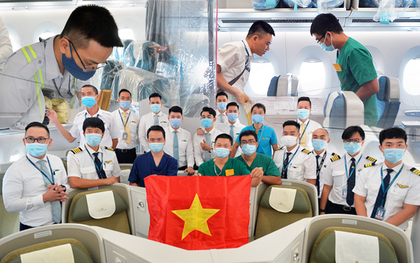 Ảnh, clip: Bên trong chuyến bay đặc biệt đón 120 công dân nhiễm Covid-19 tại Guinea Xích đạo về nước