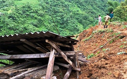 Sạt lở đất đá lúc rạng sáng khiến 2 anh em tử vong thương tâm