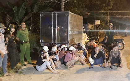 Cảnh sát bắt giữ nhiều "chân dài" cùng nhóm giang hồ mang hung khí đi hỗn chiến